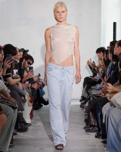 No 1699/Crowd>Paloma Wool Hot
